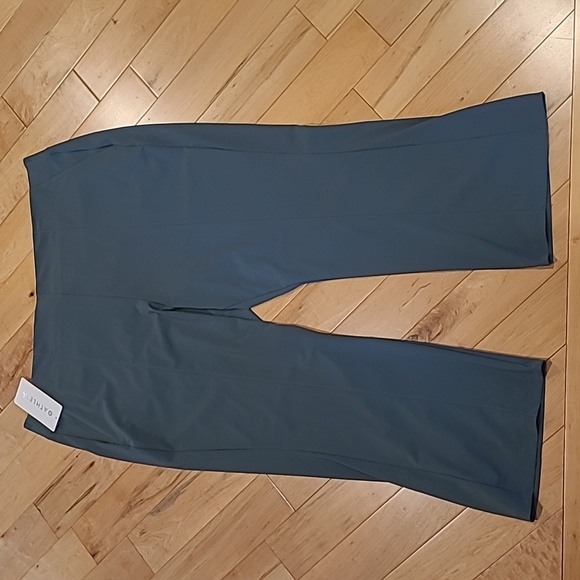 NWT Athleta Cosmic Kick Flare Pant - Picture 4 of 13